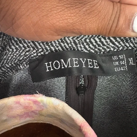 Elegant Long Sleeve Black and Gray Dress - Picture 3 of 7